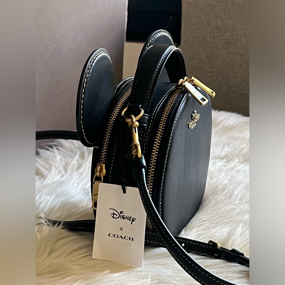 💰SOLD - CM194- Disney X Coach Mickey Mouse Ear Bag - Picture 4 of 13